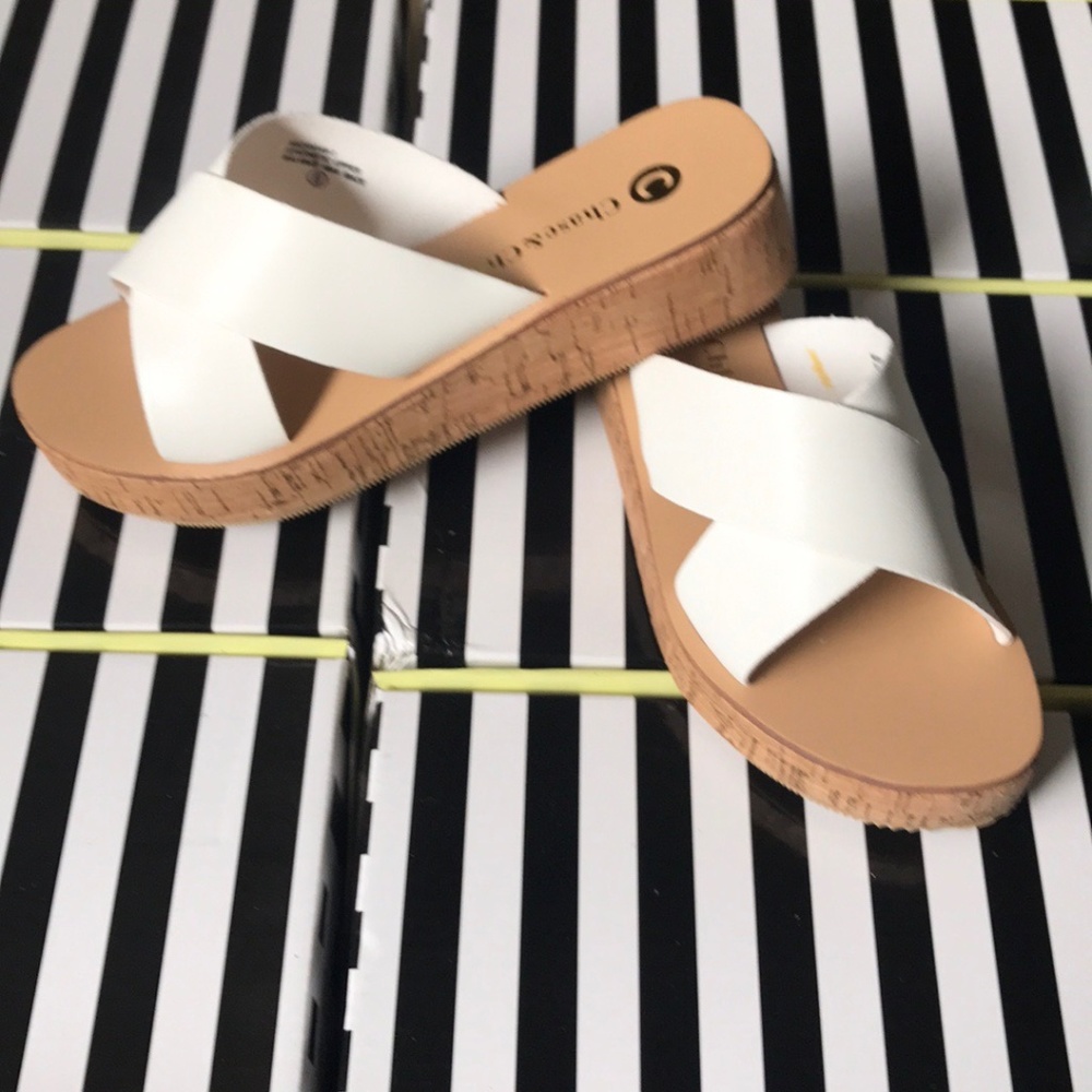 WHITE SLIDE SANDALS LAST PAIR 8.5